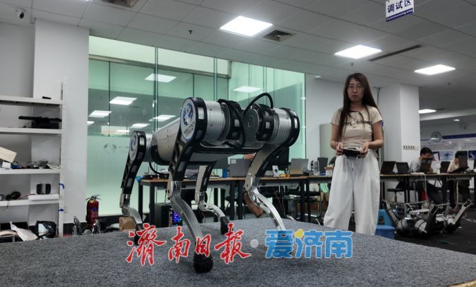 趵眼丨智能经济的新赛道，温暖万家的“烟火气”