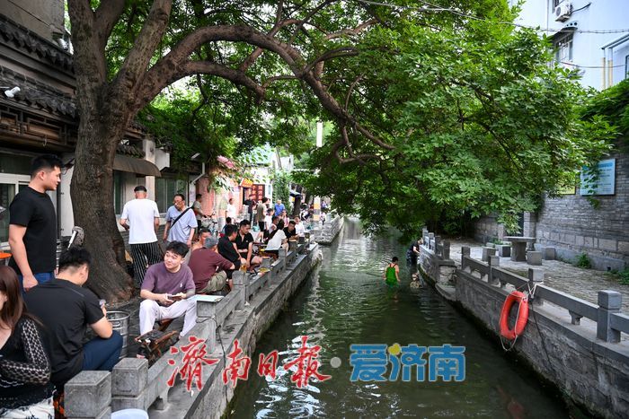 一年四季 泉在济南丨泉水绕巷烟火浓 于家桥解锁老济南地道消夏模式