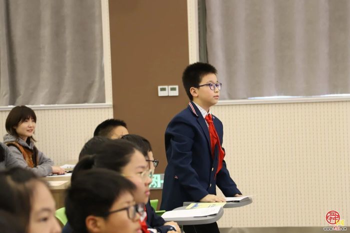 赓续百年红色薪火 培育和燕时代栋梁——燕山小学教育集团党委书记思政领航课开讲