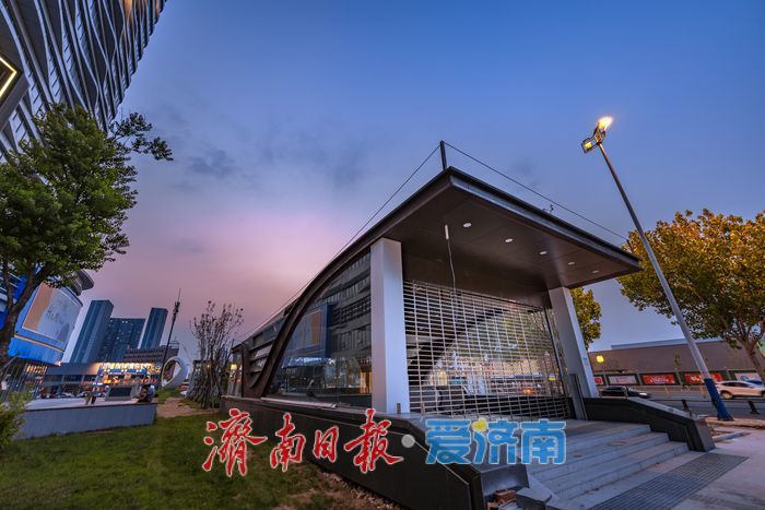 项目强省会｜济南地铁4号线腊山站出入口围挡拆除