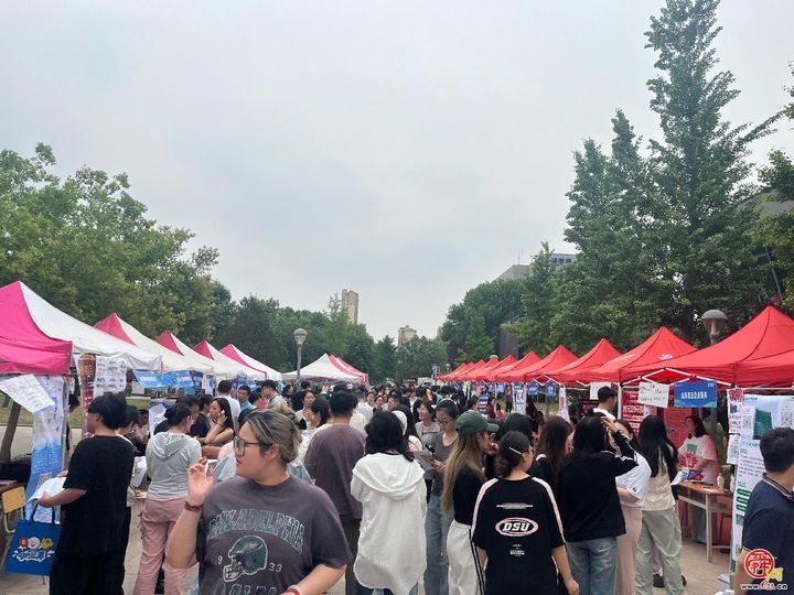 “百会千企，职等你来”省市区行业协会商会助力大学生就业