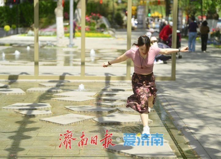 泉城老街着新装，色彩缤纷迎“五一”