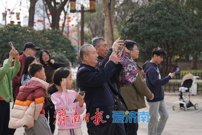 “泉”在济南过大年丨赛博年味，点亮泉城新春