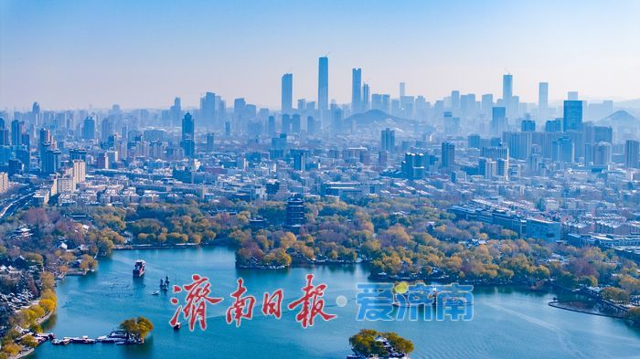 雪后大明湖景如画 超然楼与城市天际同框