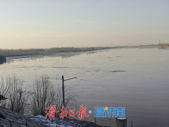 黄河济南段出现本年度首次流凌