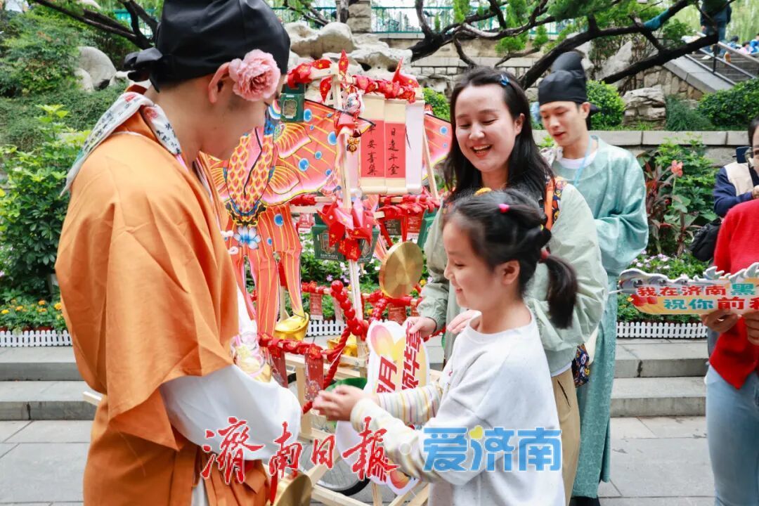 一年四季 泉在济南丨邂逅限定版秋色！这个国庆，在护城河畔解锁历下美景