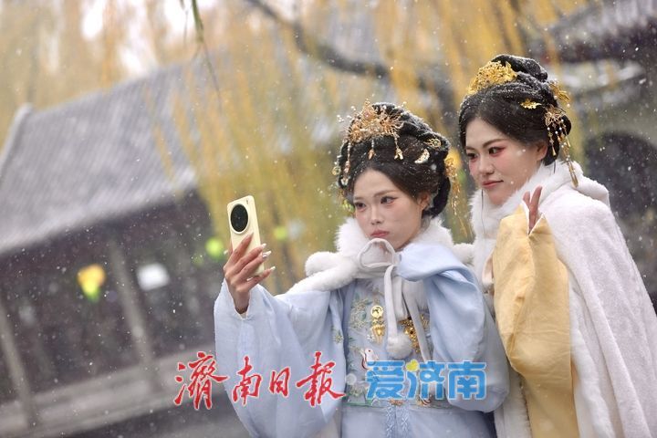 济南初雪如约而至，尽享冬日浪漫