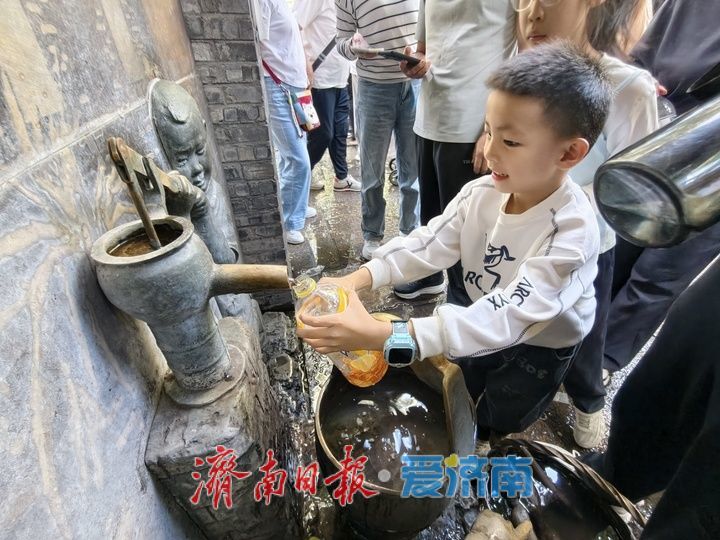 探泉、品泉，赏泉 游客沉浸式感受济南泉水文化