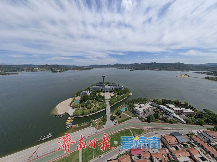 雪野湖夏日湖光映碧天 市民游客乐享清凉时光