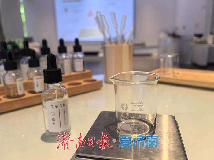 一年四季 泉在济南｜星空为幕 花海作席 黑峪村藏着一座“莫奈花园”