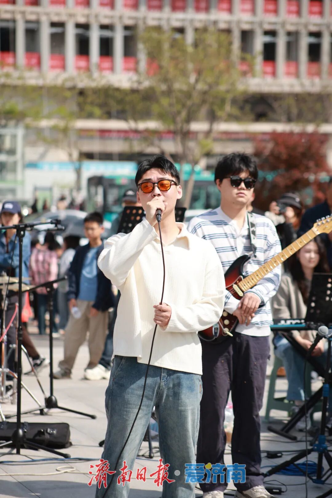 济南地铁开展“花漾泉城・悦享春行”春日主题活动