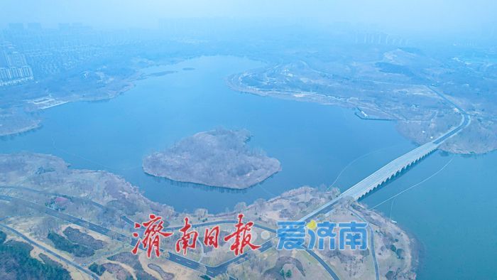 一年四季 泉在济南丨冬雨初歇云雾起 华山湖畔似仙境