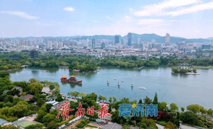 一年四季 泉在济南丨泉城初夏巧云伴，一城山色半城湖