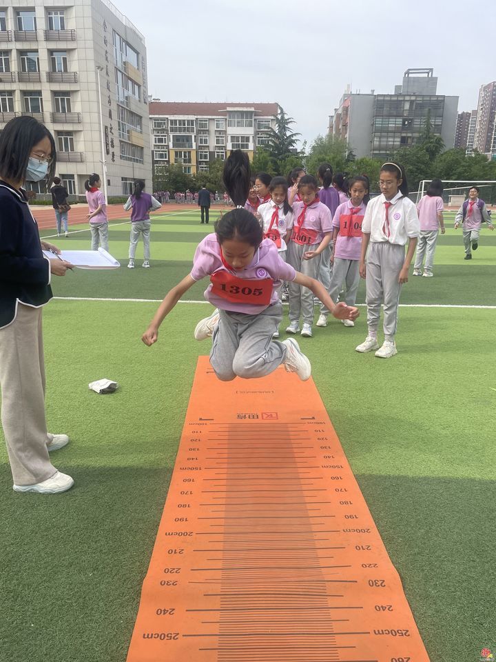 燃烧的激情，运动的旋律——济南高新一实验六年级举办夏季运动会