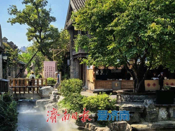 秋日明水古城 水天相映如画