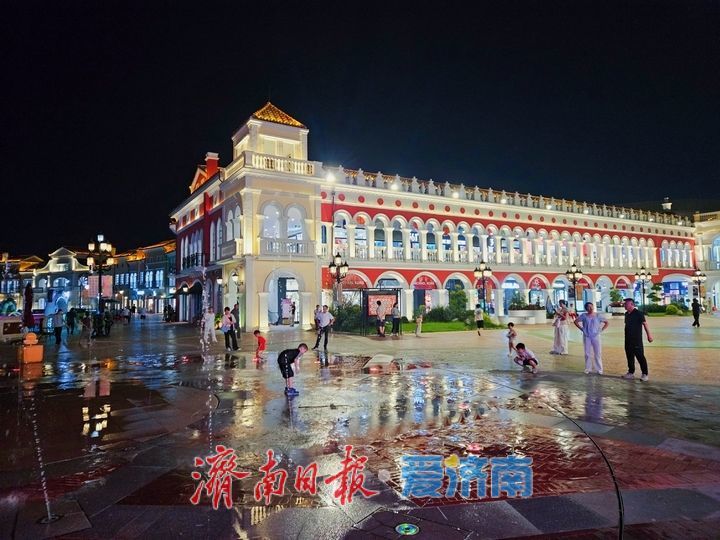 百联奥特莱斯夜景迷人