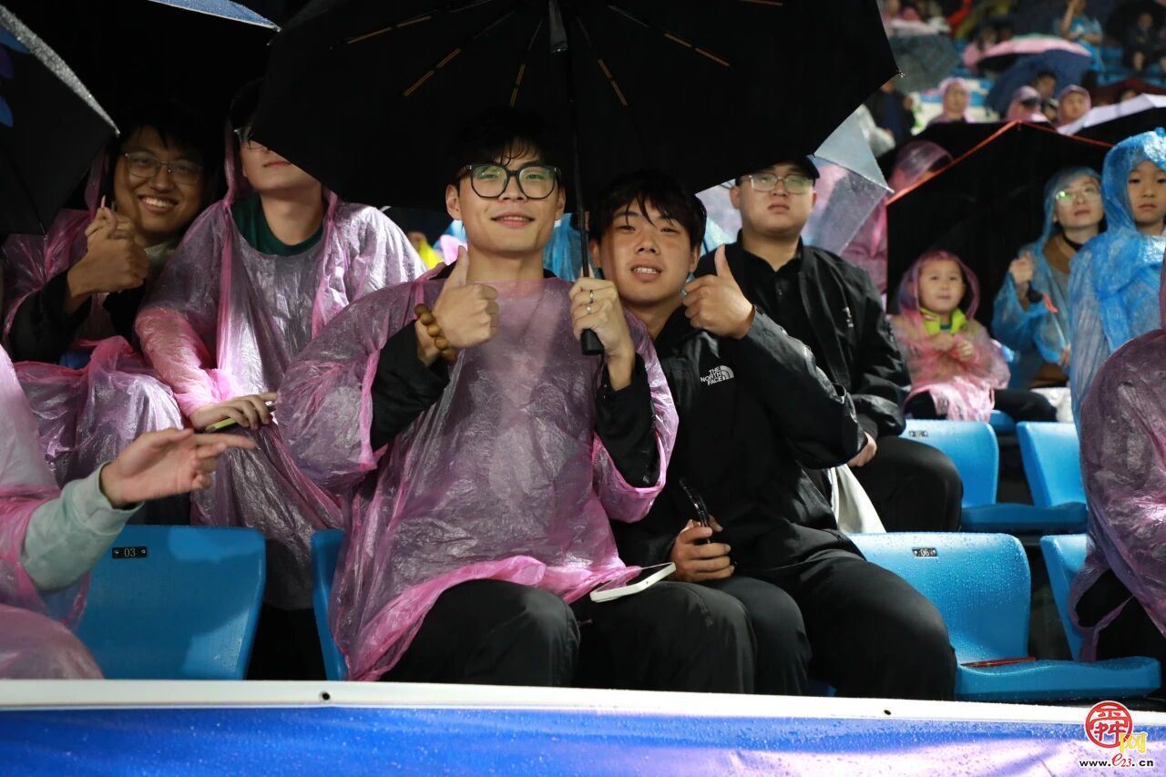 绿茵场上3:0，场内场外N:0！文明赛场，济南完胜！