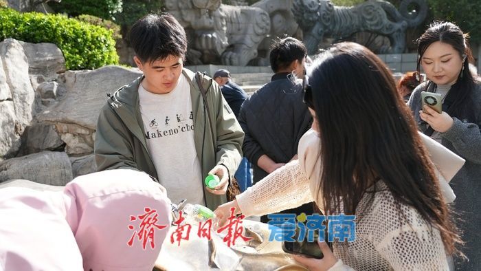 免费畅饮！黑虎泉畔泉水直饮点解锁清凉新体验