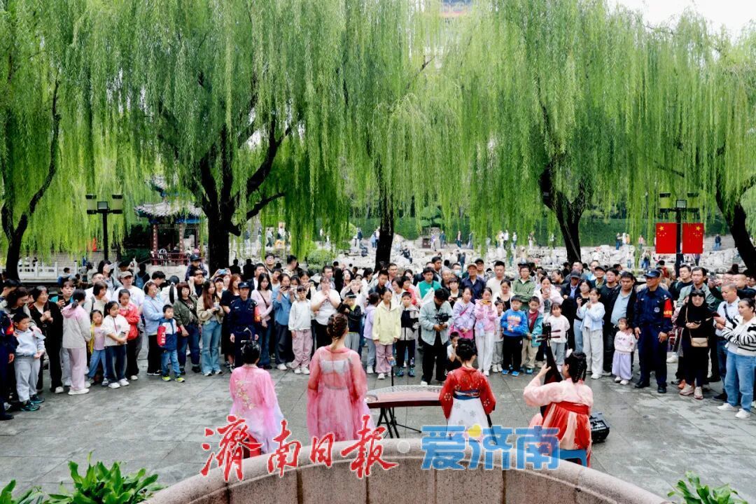 一年四季 泉在济南丨邂逅限定版秋色！这个国庆，在护城河畔解锁历下美景