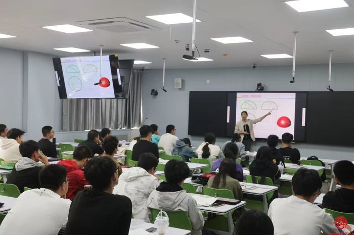 济南大学投入3000万元建设智慧教室