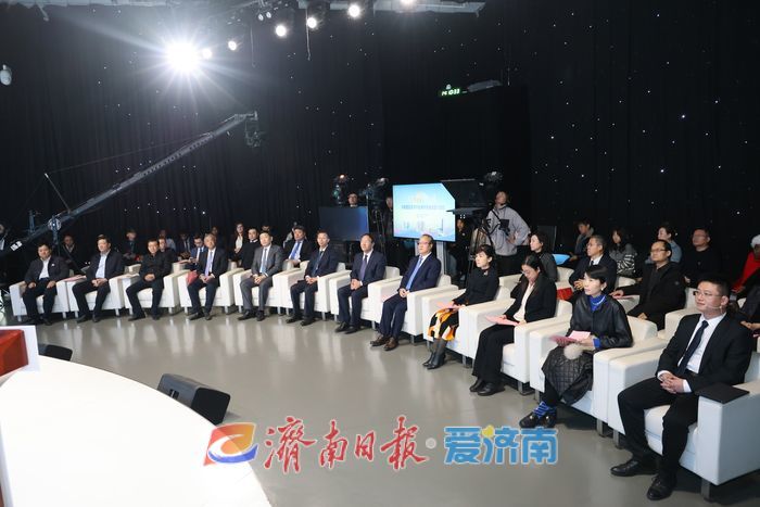 见证七年历程 讲好发展故事 海内外媒体聚焦“医学新城”崛起之路