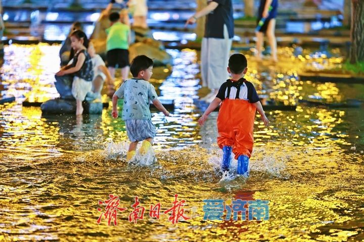 清凉戏水乐享夏日