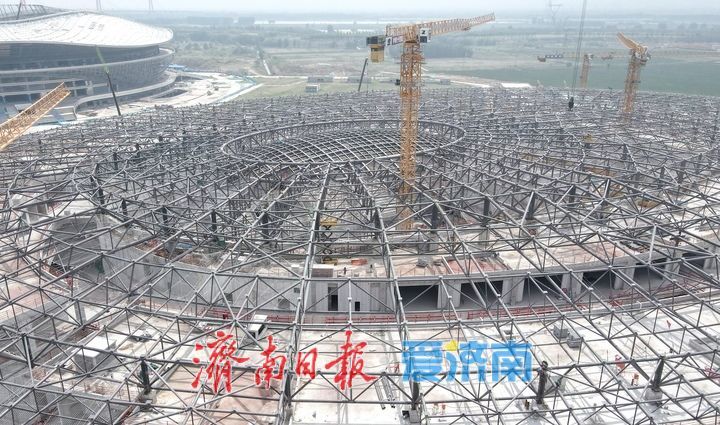 项目强省会｜济南黄河体育中心游泳馆及全民健身中心项目钢结构屋盖整体封顶