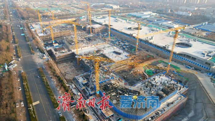 山东最大第四代万达广场加速崛起，济南西部商业新地标雏形渐显