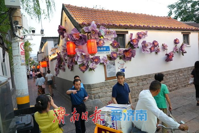 一年四季 泉在济南丨曲水亭街暮色如画 灯火阑珊引游人如织