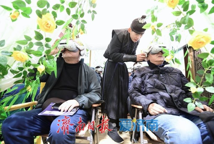 济南首个景区定制化沉浸式VR互动体验项目亮相趵突泉