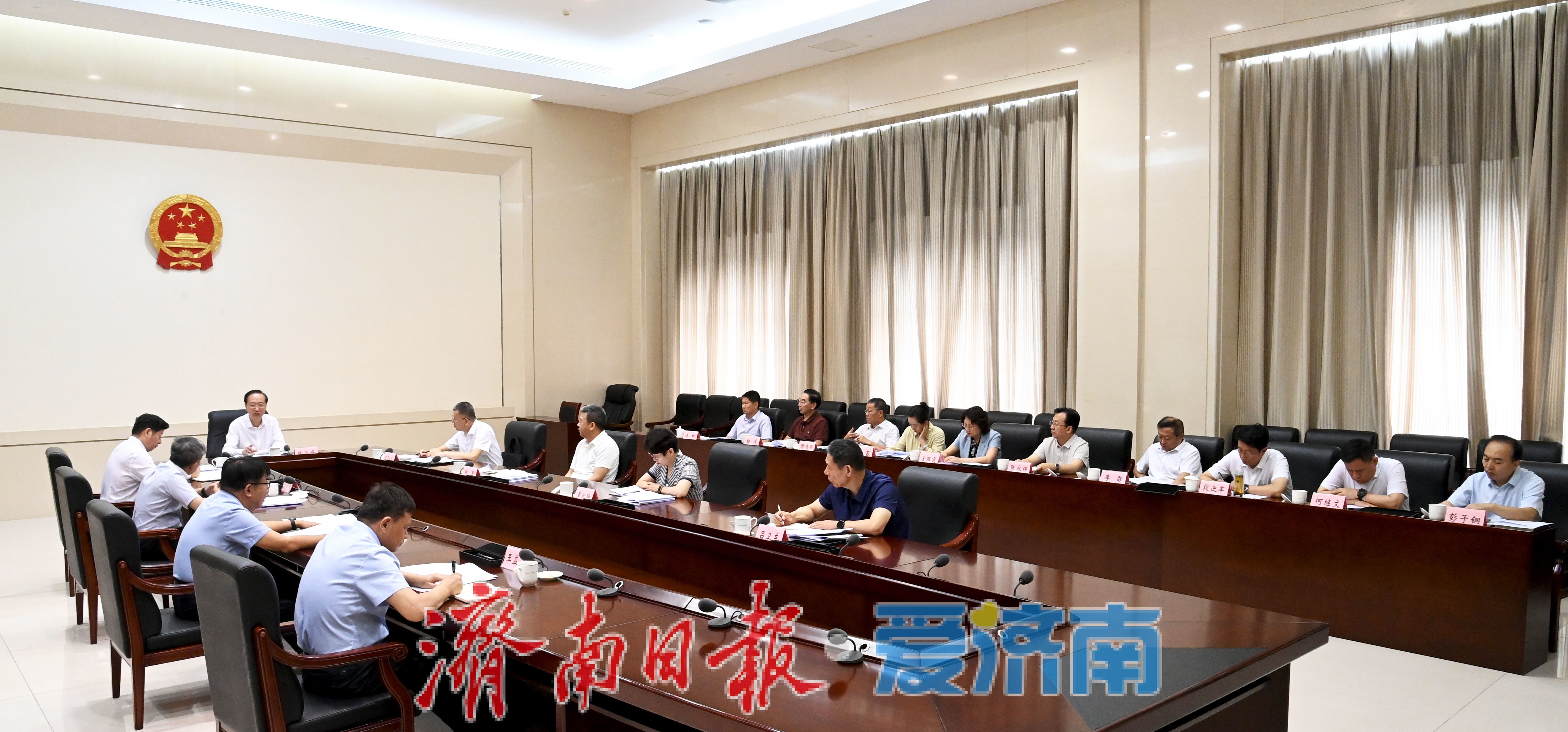 市人大常委会党组理论学习中心组进行集体学习 韩金峰主持
