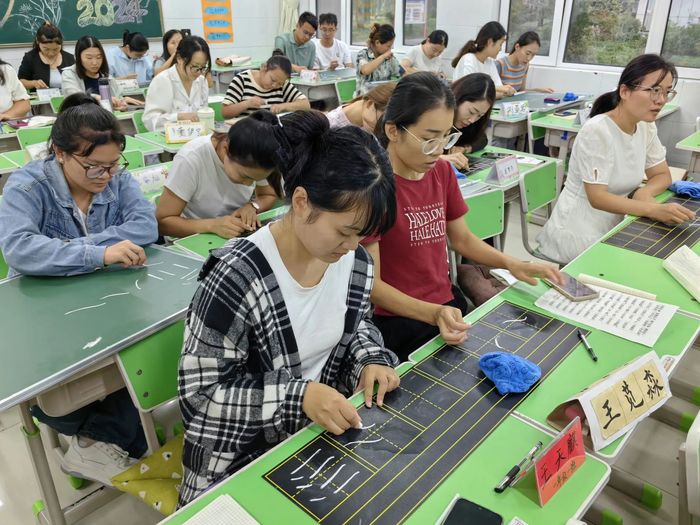 商河县第三实验小学开展推普周系列活动