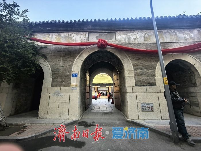 古庙新生变身“城市文化客厅”，山野食集唤醒老街记忆