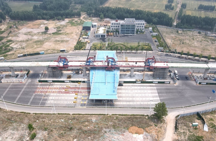 济南首条有轨电车项目高架段将合龙