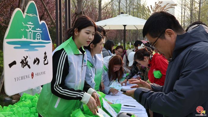 以志愿践初心 护山色润泉城——山东财经大学志愿者助力2026济南“一城山色”系列活动