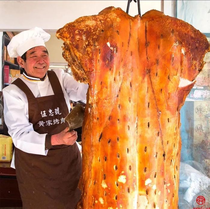 400年历史已传承22代 济南黄家烤肉用4个小时8道工序“烤”进非遗