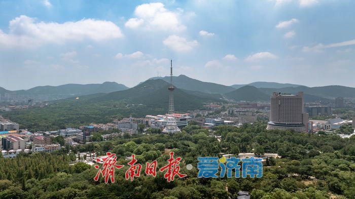 一年四季 泉在济南丨航拍泉城公园，“都市绿肺”沁凉意