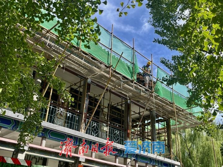 五龙潭名仕阁屋面维修进行时 遵循古建修缮原则