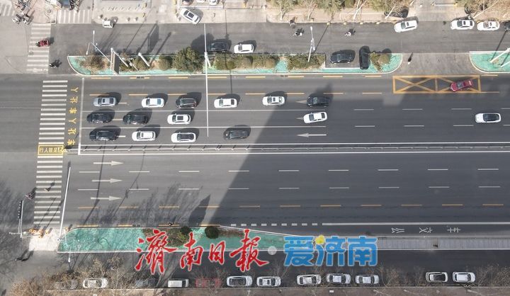 项目强省会｜济南工业南路改造辅道施工“提速”