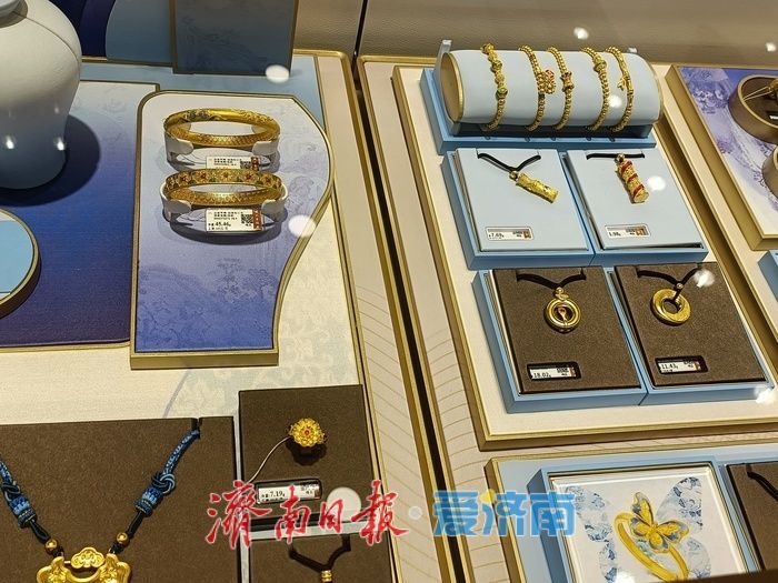 金价屡创新高，谁还在“买买买”？