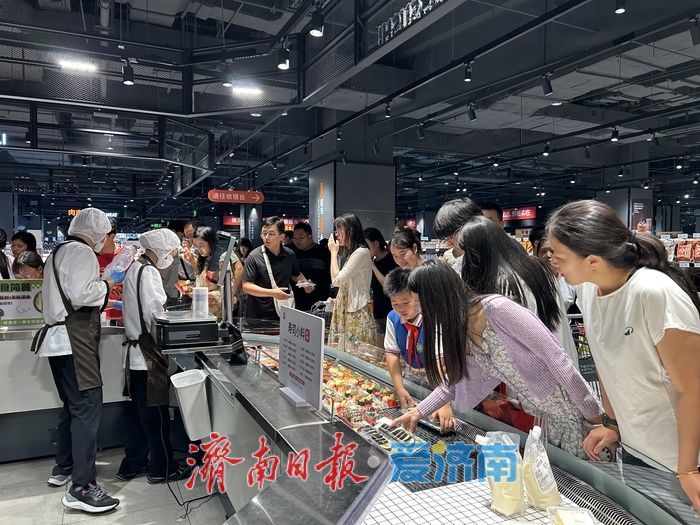 济南永辉“学胖”升级，掀起购物新风潮