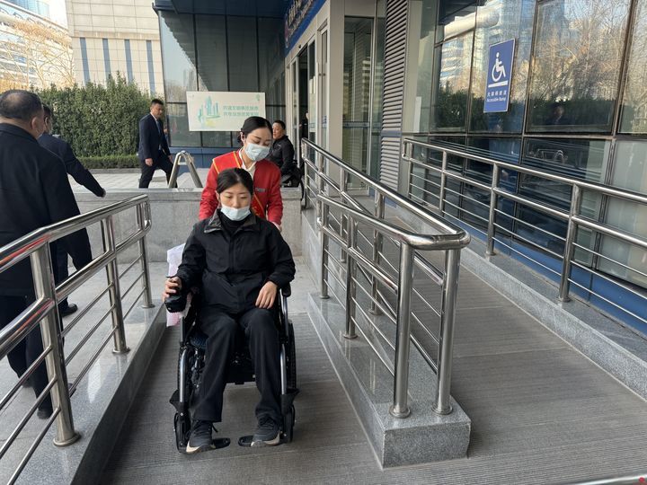 省、市无障碍环境建设促进会（队）联合开展无障碍环境建设督导体验活动