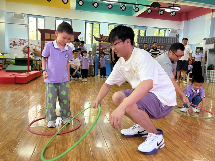 大手牵小手，“爸”气向前冲！蒙润幼教集团开展父亲节活动