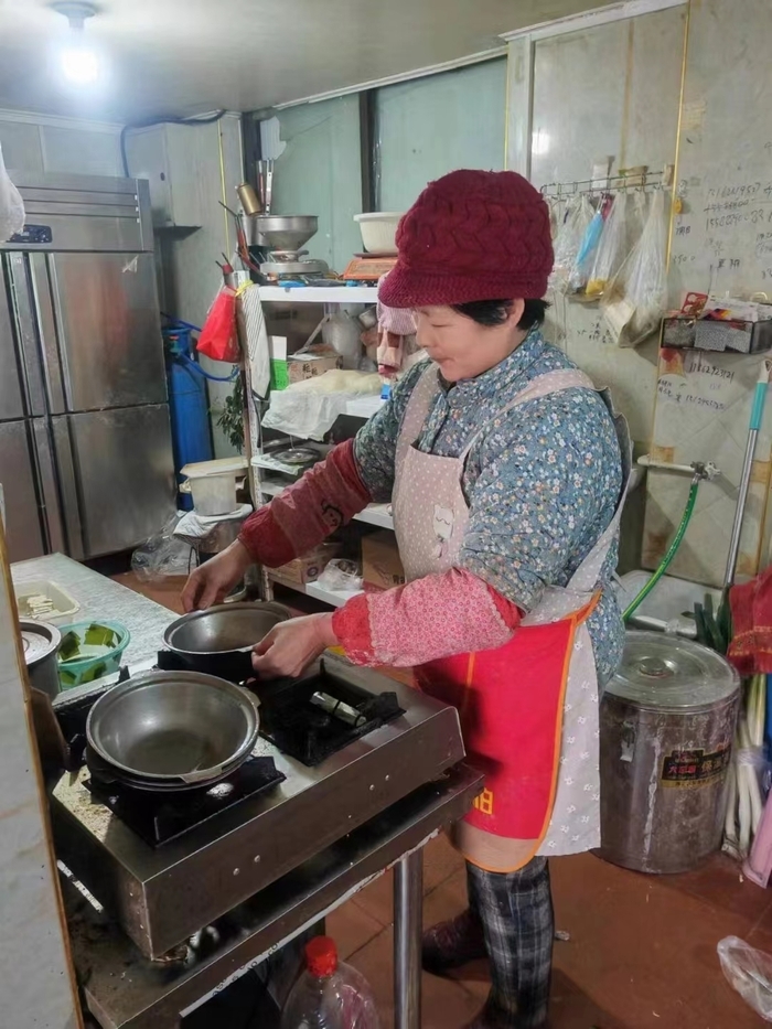 临沂一对夫妇创业遭困幸遇济南“活雷锋” “24万元房租，全免了！”