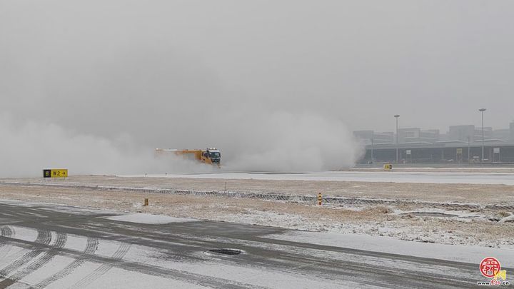 以动制“冻”，护航春运 济南机场全力应对冰雪特殊天气