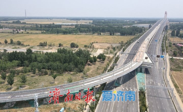 济南轨道交通济阳线黄河北高架段双向铺轨