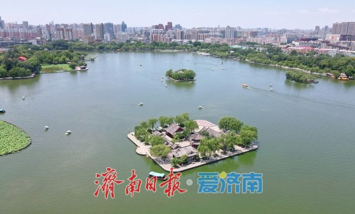 一年四季 泉在济南丨水光潋滟晴方好，“夏至”明湖满目翠