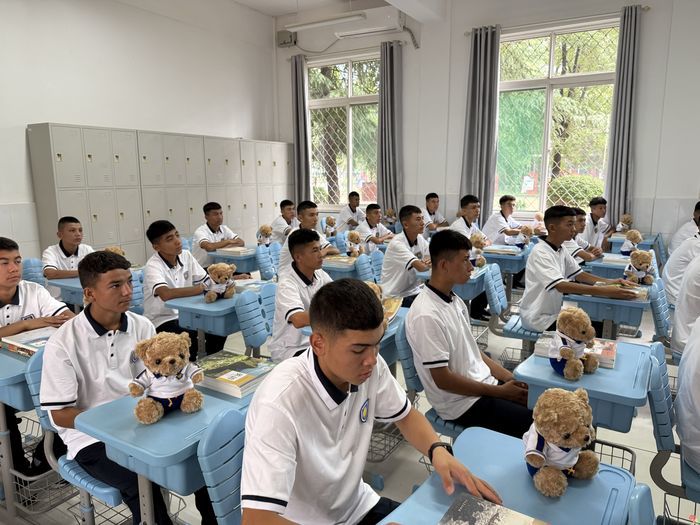 鲁疆青少年足球人才联合培养计划启动！首批喀什“足球泰山班”学员入驻山东师大附中