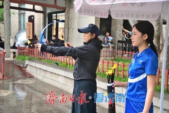“龙潭纳福·泉享瑞阳”，在五龙潭解锁泉畔端午烟火与安康