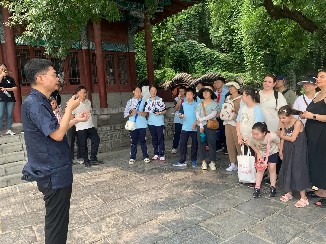 “泉”在济南过暑假 